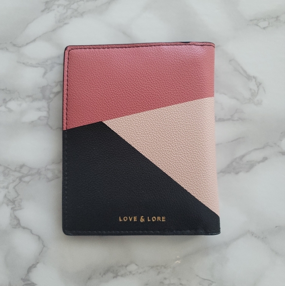 NEW Love & Lore Passport Cover Wallet - Picture 5 of 8